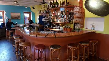 Bar (in der Unterkunft)