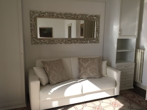 Comfort Room, Balcony, Sea View (Amalfi) | Gebar bulu kapas, bar mini percuma, meja, Wi-fi percuma 