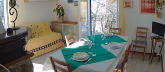 Komfortable Wohnung mit Garten 1 km vom Meer entfernt.