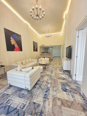 In-room safe, desk, laptop workspace, blackout curtains - Venice Hotel (Yerevan)