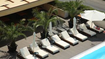 2 piscinas techadas, una piscina al aire libre de temporada