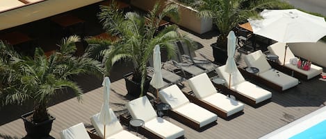 2 piscines couvertes, piscine extérieure (ouverte en saison)