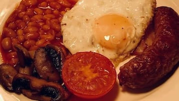 Free daily English breakfast