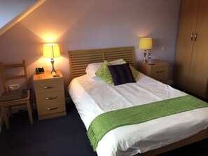 Free WiFi, wheelchair access - The Half Moon Inn (Templecombe)