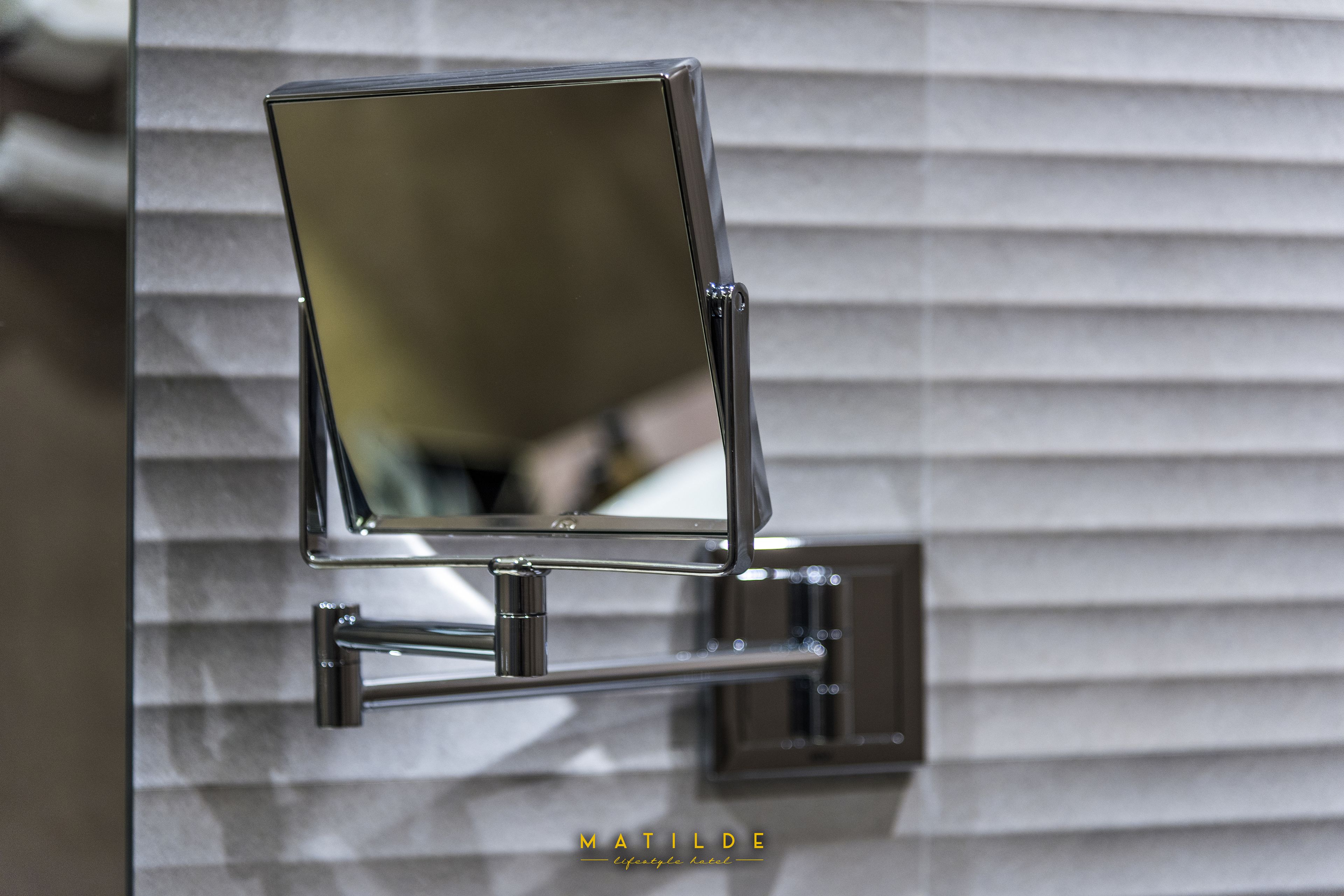 shower, rainfall showerhead, free toiletries, hair dryer