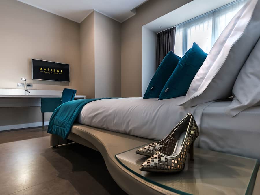 Kamar Double Klasik, 1 Tempat Tidur Queen | Minibar, brankas, meja kerja, dan tirai kedap cahaya