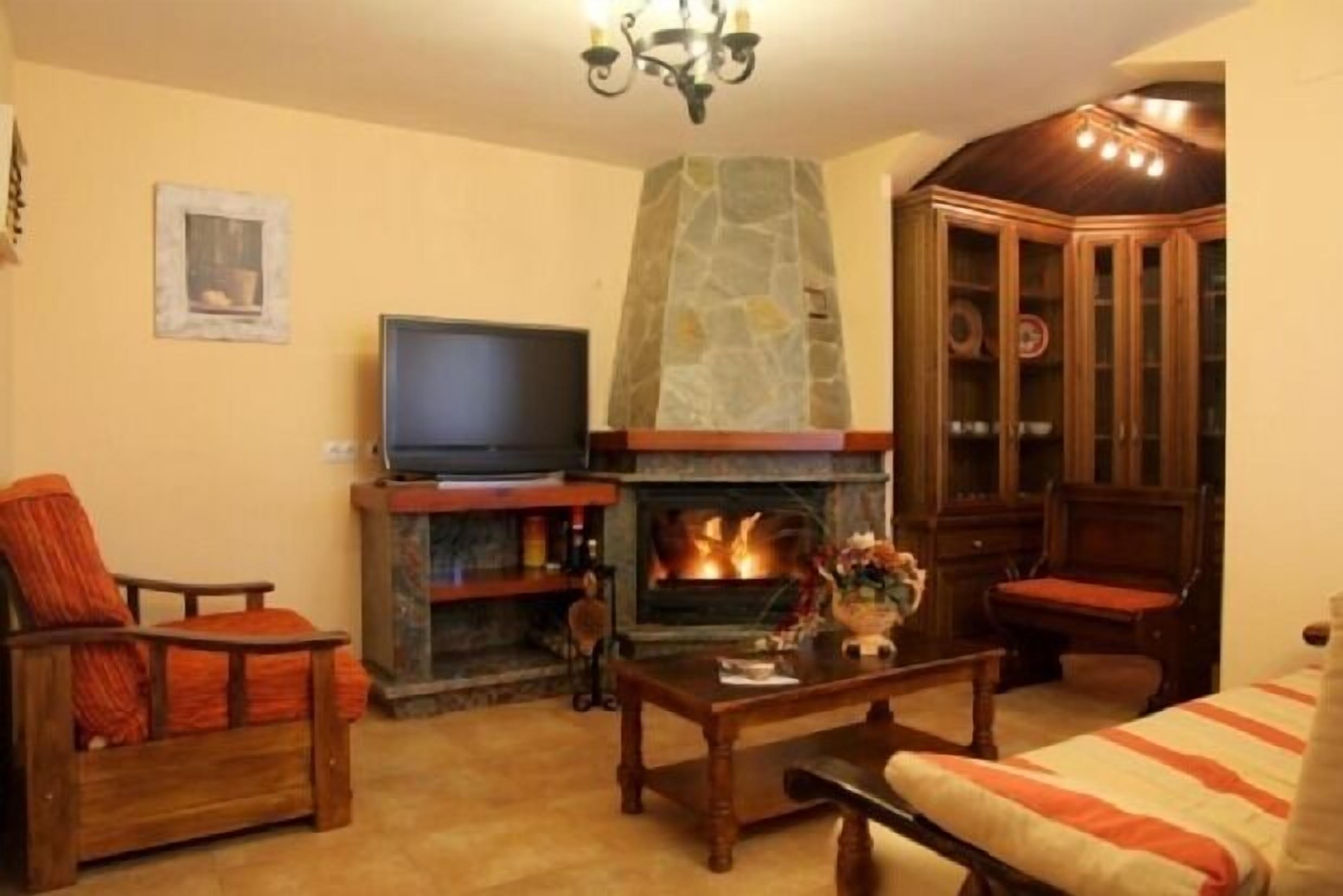 Cottage La Casona de Ocenilla for 12 people