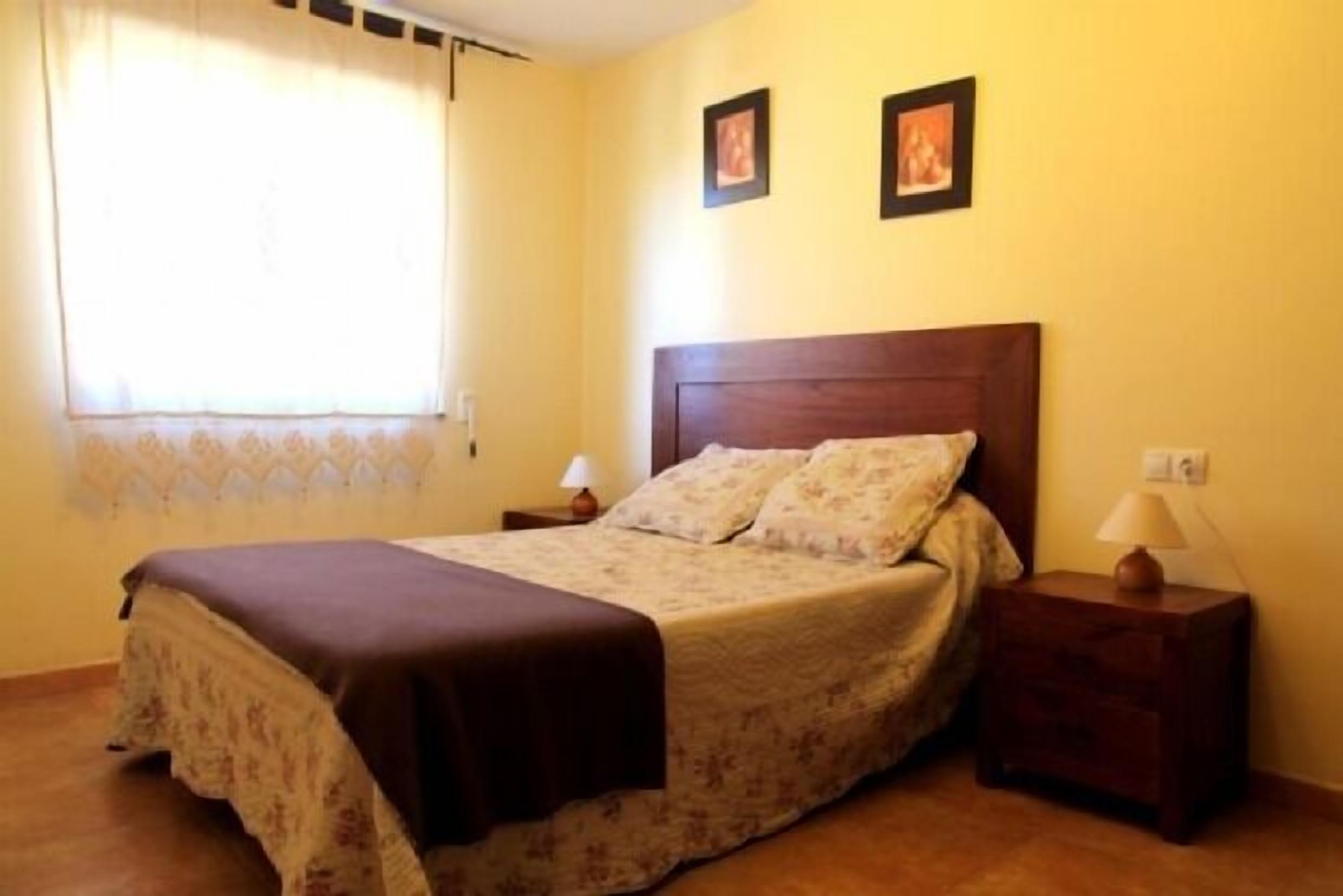 Cottage La Casona de Ocenilla for 12 people