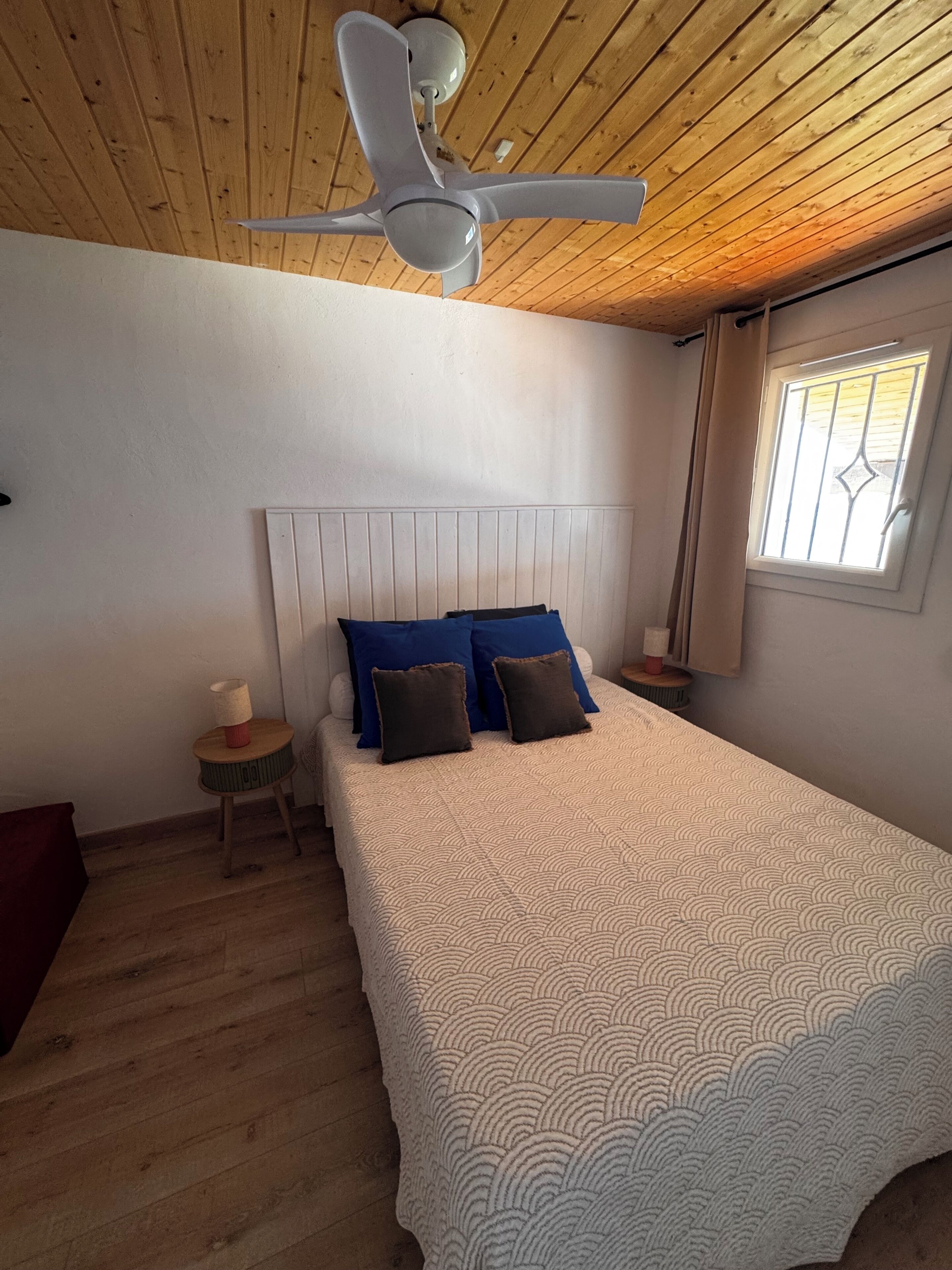 1 quarto, Wi-Fi de cortesia, roupa de cama