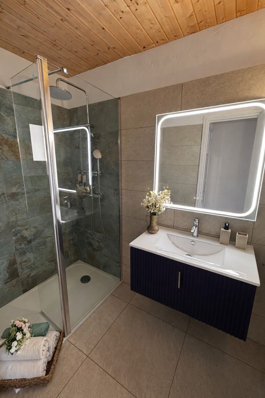 Bathtub, hair dryer, towels, soap