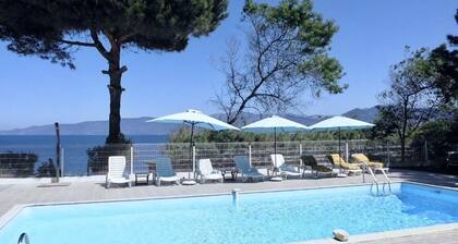 Apartamento con vista al mar.