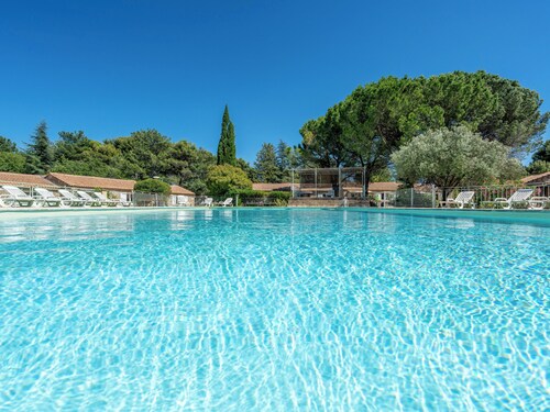 Rental with pool in a quiet setting