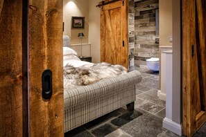 Äänieristys, ilmainen Wi-Fi, vuodevaatteet