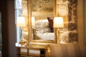 Soundproofing, free WiFi, bed sheets - The Coach House at Gileston Manor (Barry)