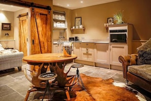 Apartment, Non Smoking | Private kitchen