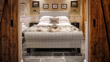 Apartment, Non Smoking | Free WiFi, bed sheets