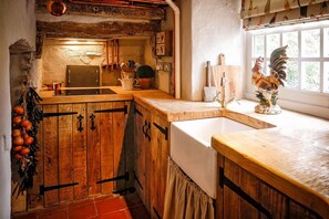 Cottage, Non Smoking | Private kitchen - The Cheese House at Gileston Manor (Barry)