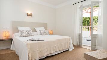 Deluxe kamer, terras | 1 slaapkamer, een minibar, gratis wifi, beddengoed