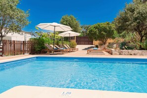 Outdoor pool, open 10:00 AM to 8:00 PM, sun loungers - Boutique Hotel Oriola (Pollenca)