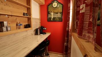 Studio Confort, salle de bains privée | Cuisine privée | Réfrigérateur, micro-ondes, nécessaire de nettoyage
