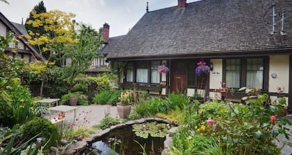 Tudor Cottage Rental