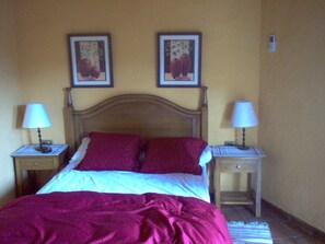 Double Room, Non Smoking | Soundproofing, free cribs/infant beds, rollaway beds, bed sheets - Poblado Jirdana I (Valverde)