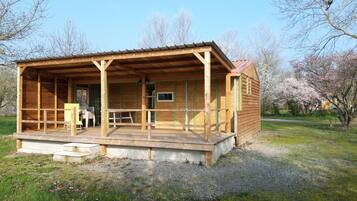 Comfort Chalet (Les Fougères) | Terrace/patio