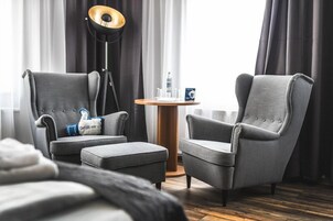 Business Double Room | Desk, blackout drapes, free WiFi, bed sheets