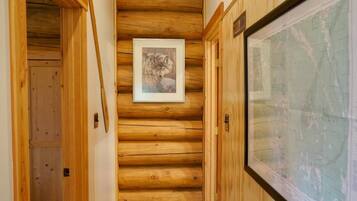 Chalet, Mehrere Betten (Beautiful Log Chalet Near Fernie, B.c) | Lobby-Lounge