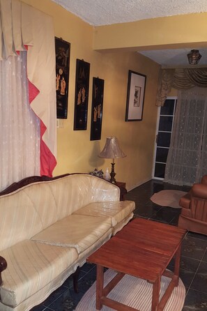 Living area - Dream Vacation ST Catherine Jamaica - Guest Suites for Rent in Spanish Town (Spanish Town)