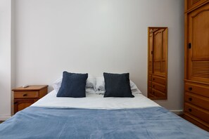 Iron/ironing board, free WiFi, bed sheets - Omar do Rio - BC808 (Rio de Janeiro)