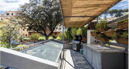 Skylight Penthouse with Terrace - Rome City Centre