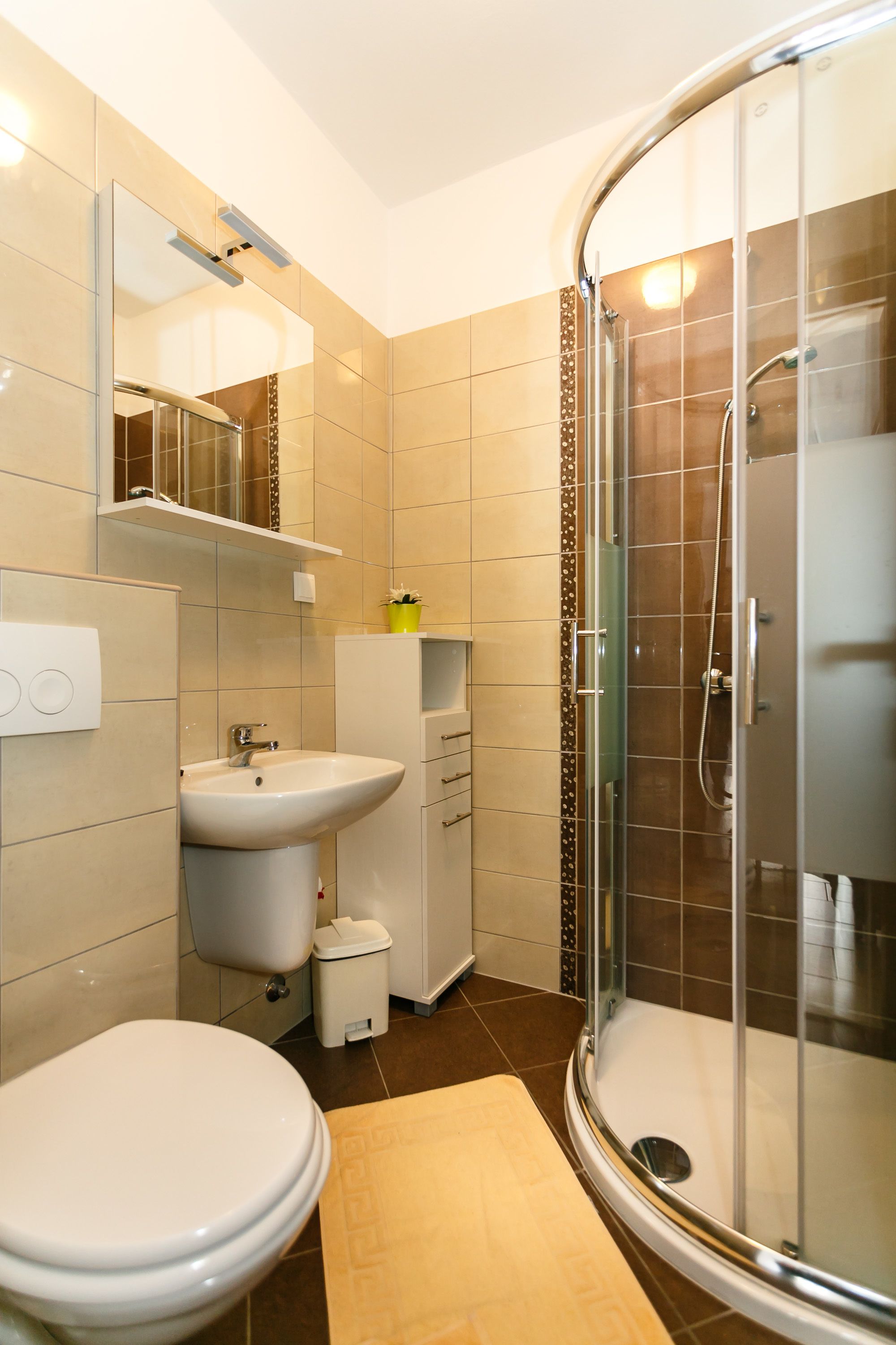 Classic Apartment, 1 Double Bed with Sofa bed, Non Smoking, Garden View | Bathroom | Shower, free toiletries, towels, soap