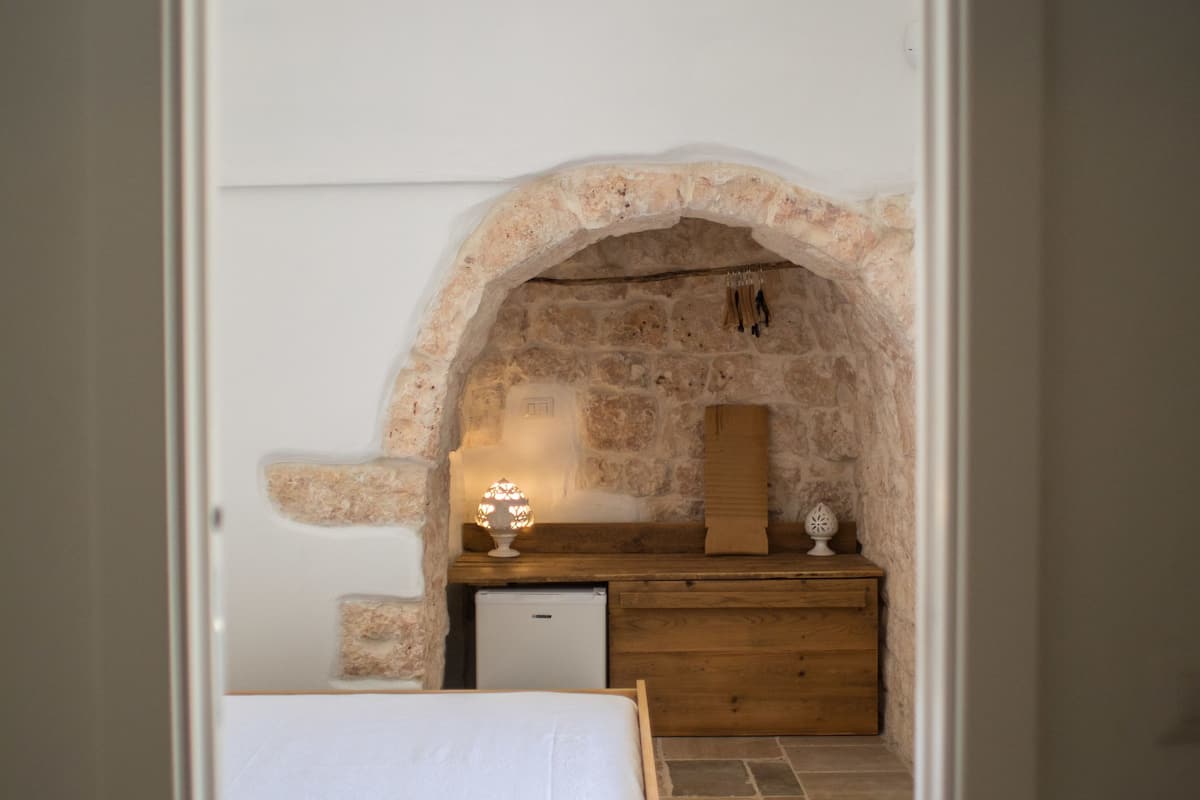 Quarto casal, 1 cama Queen (Trullo) | 1 quarto, berços grátis, Wi-Fi de cortesia, roupa de cama