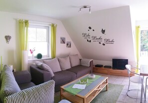 TV, stereo - quiet apartment in Wald- u. Near the beach, washing machine, balcony, Wi-Fi (Prerow)