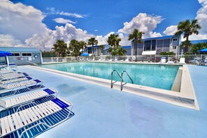 Pool - Sundown B 32 (Pensacola)