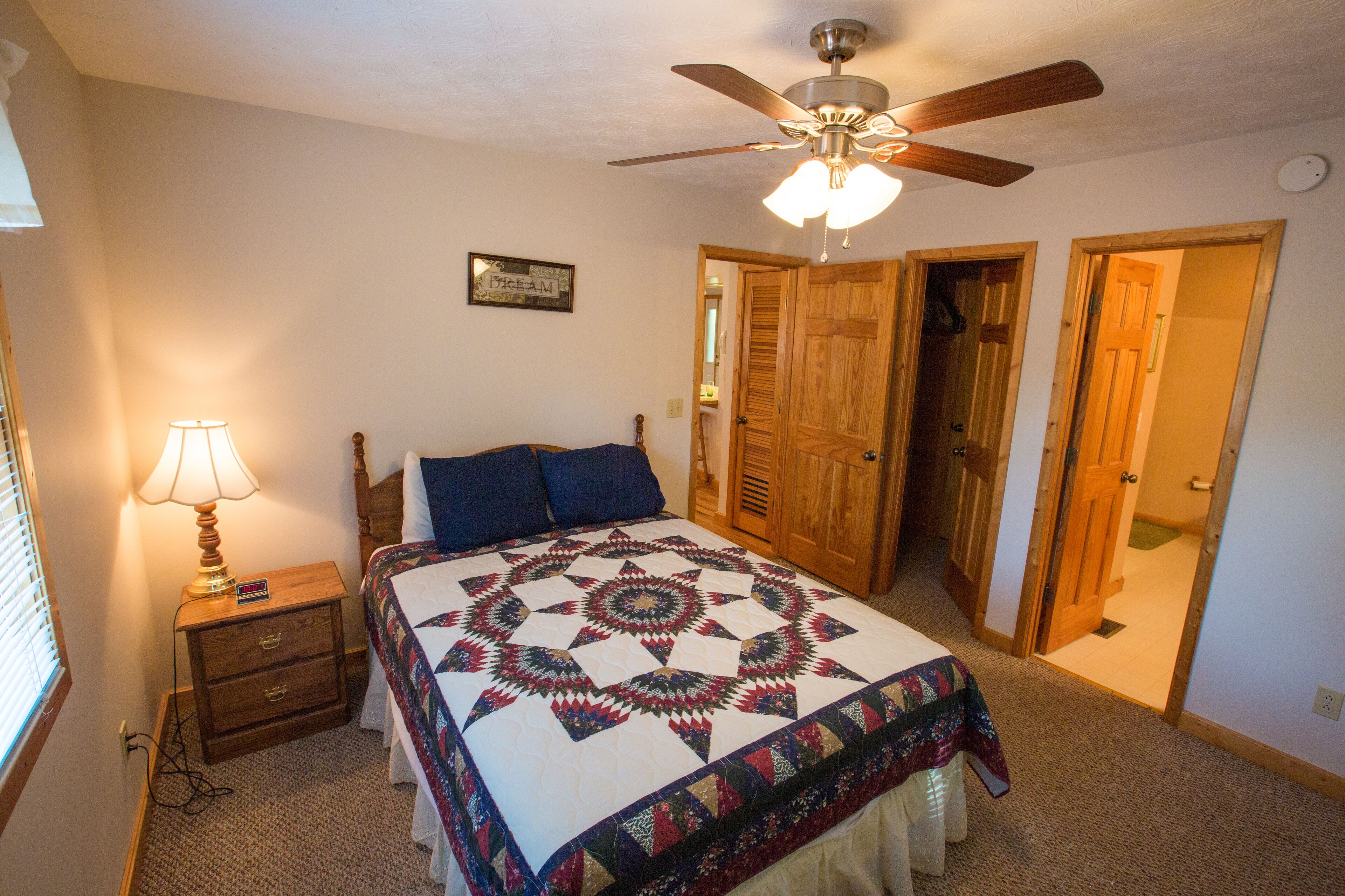 Mountain View - Level Parking - One Level