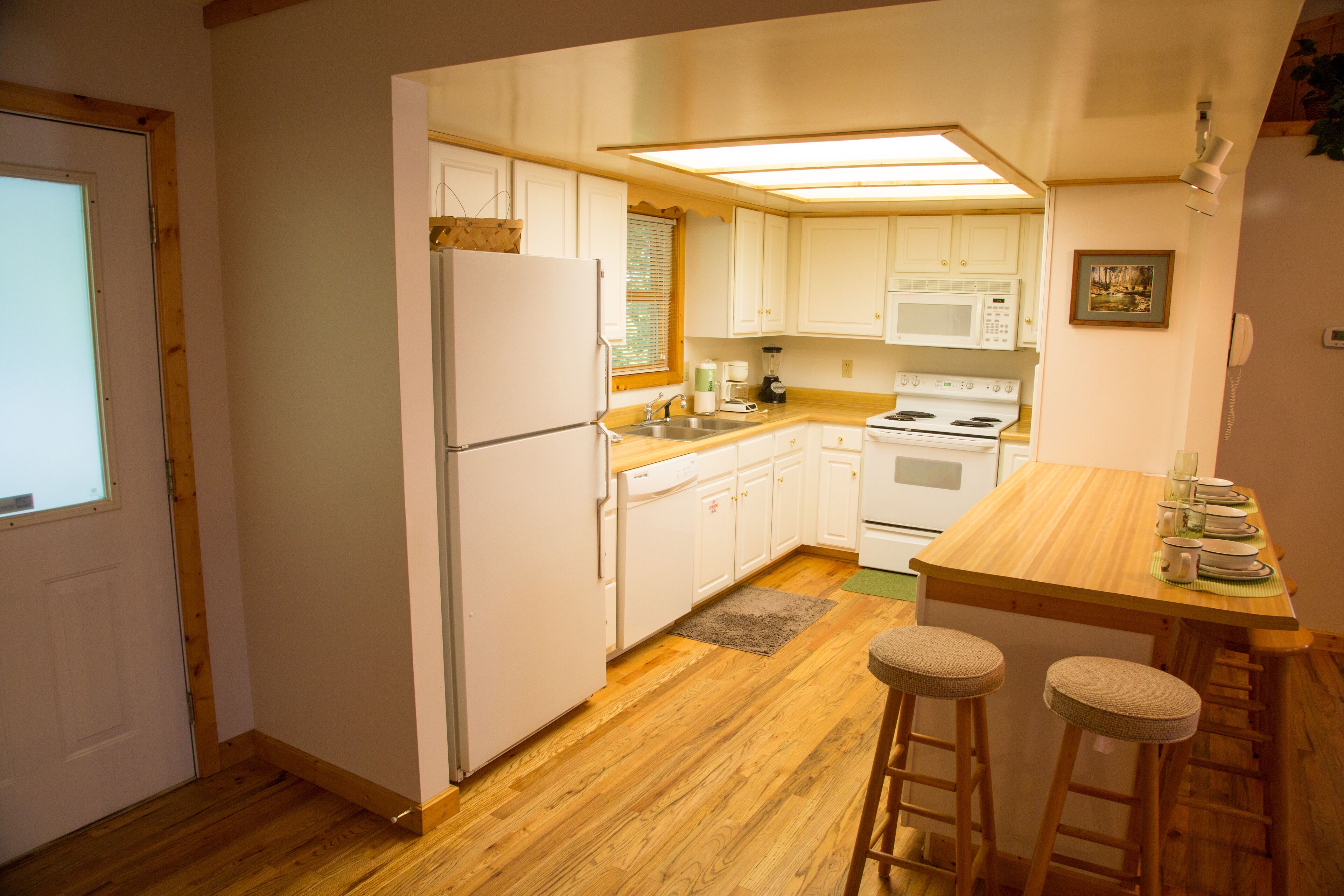 Mountain View - Level Parking - One Level