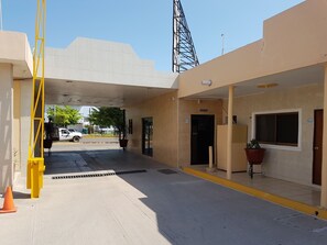 Interior entrance - Hotel Romo (Los Mochis)