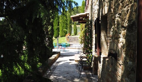 Ginestra, maison avec terrasse extérieure et vue sur la piscine commune