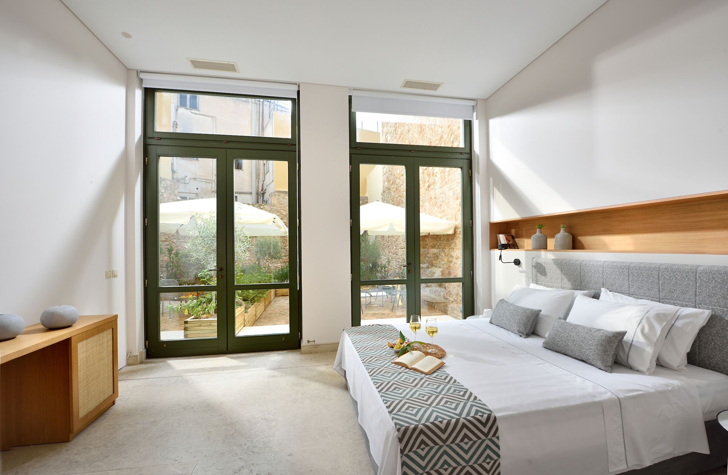 1 dormitorio, caja fuerte, tabla de planchar con plancha y wifi