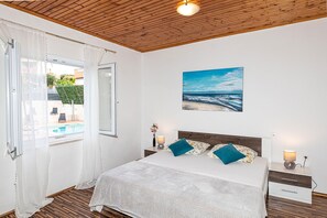 2 chambres, lit parapluie, Wi-Fi gratuit, draps fournis