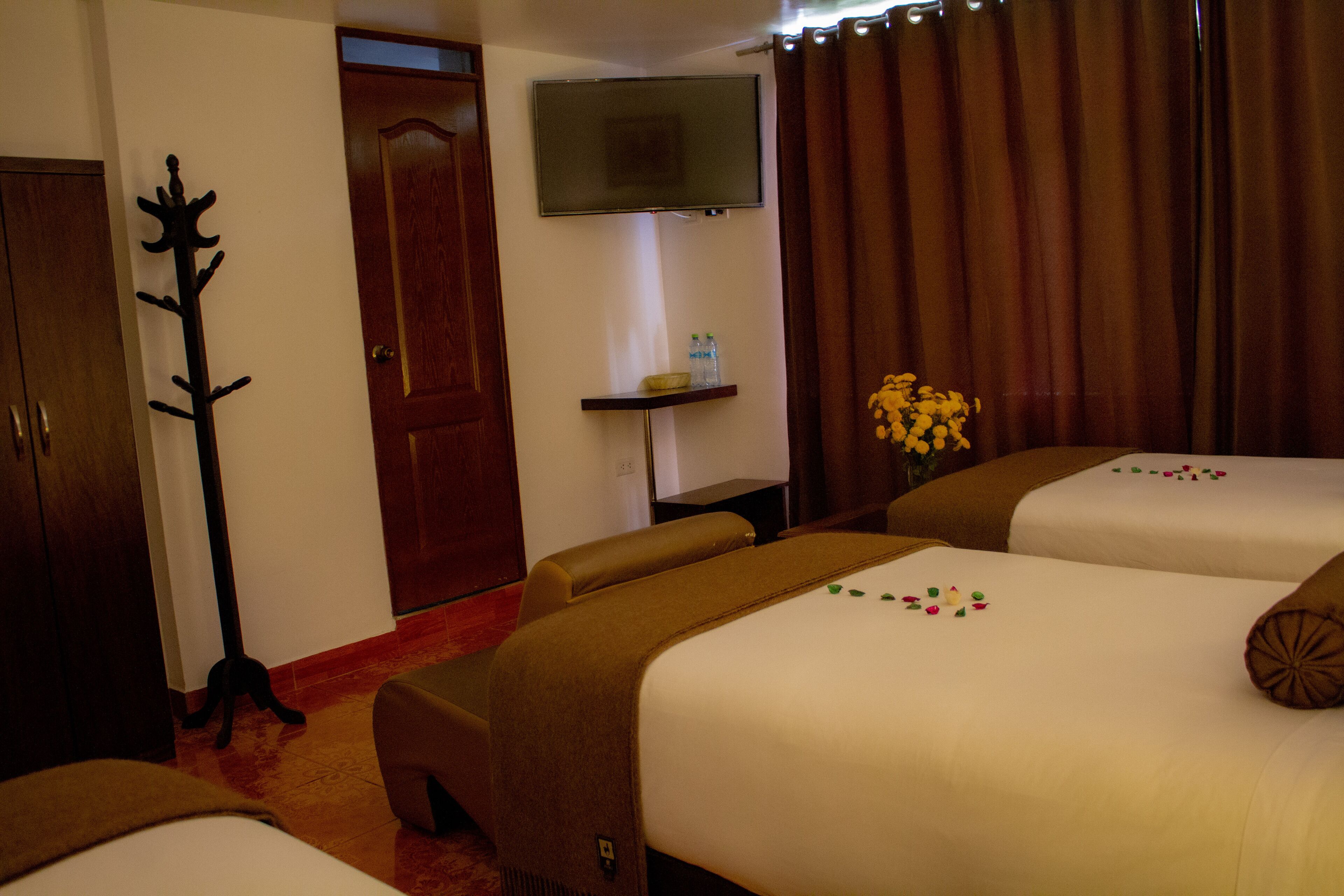 superior triple room, 3 single beds, mountain view | 1 bedroom, premium bedding, in-room safe, desk