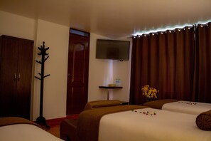 Superior Triple Room, 3 Twin Beds, Mountain View | Premium bedding, in-room safe, desk, iron/ironing board - Hotel Retama Machupicchu (Machu Picchu)