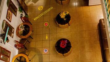 Daily cooked-to-order breakfast (USD 5 per person)