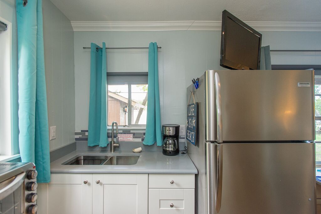 Beautiful Cabin for Two on Cedar Creek Lake