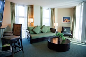 40-inch flat-screen TV with cable channels, TV - Seaside Resort (North Myrtle Beach)