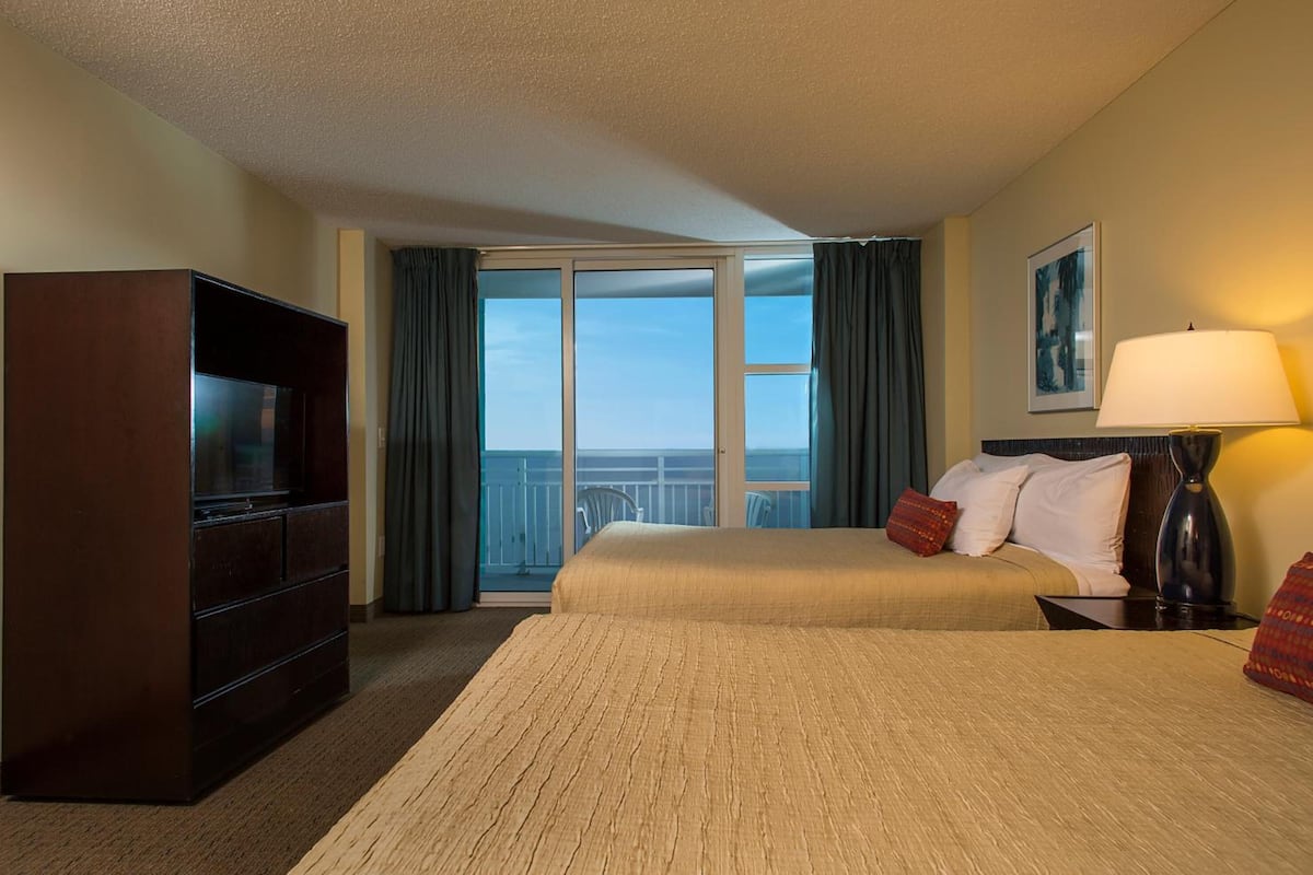 Premium Suite, 3 Bedrooms, Ocean View | 2 bedrooms, iron/ironing board, free WiFi, bed sheets