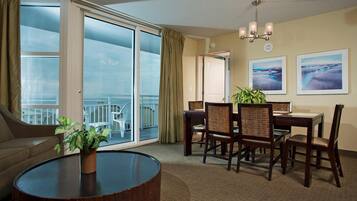 Suite, 1 Bedroom | Living room | 40-inch flat-screen TV with cable channels, TV