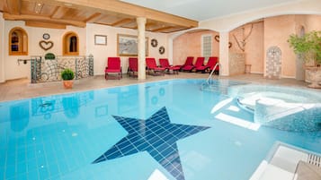 Indoor pool, sun loungers